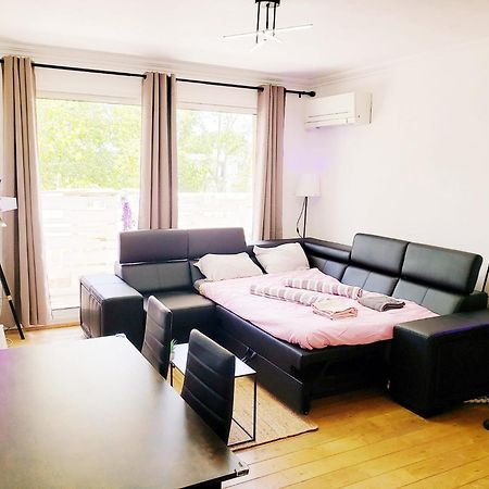 Air Conditioned Residential Suite From 1 To 6 - Bathtubs In Rooms - Self-Arrival - Wifi - Laundry - Parking Avignon Eksteriør billede