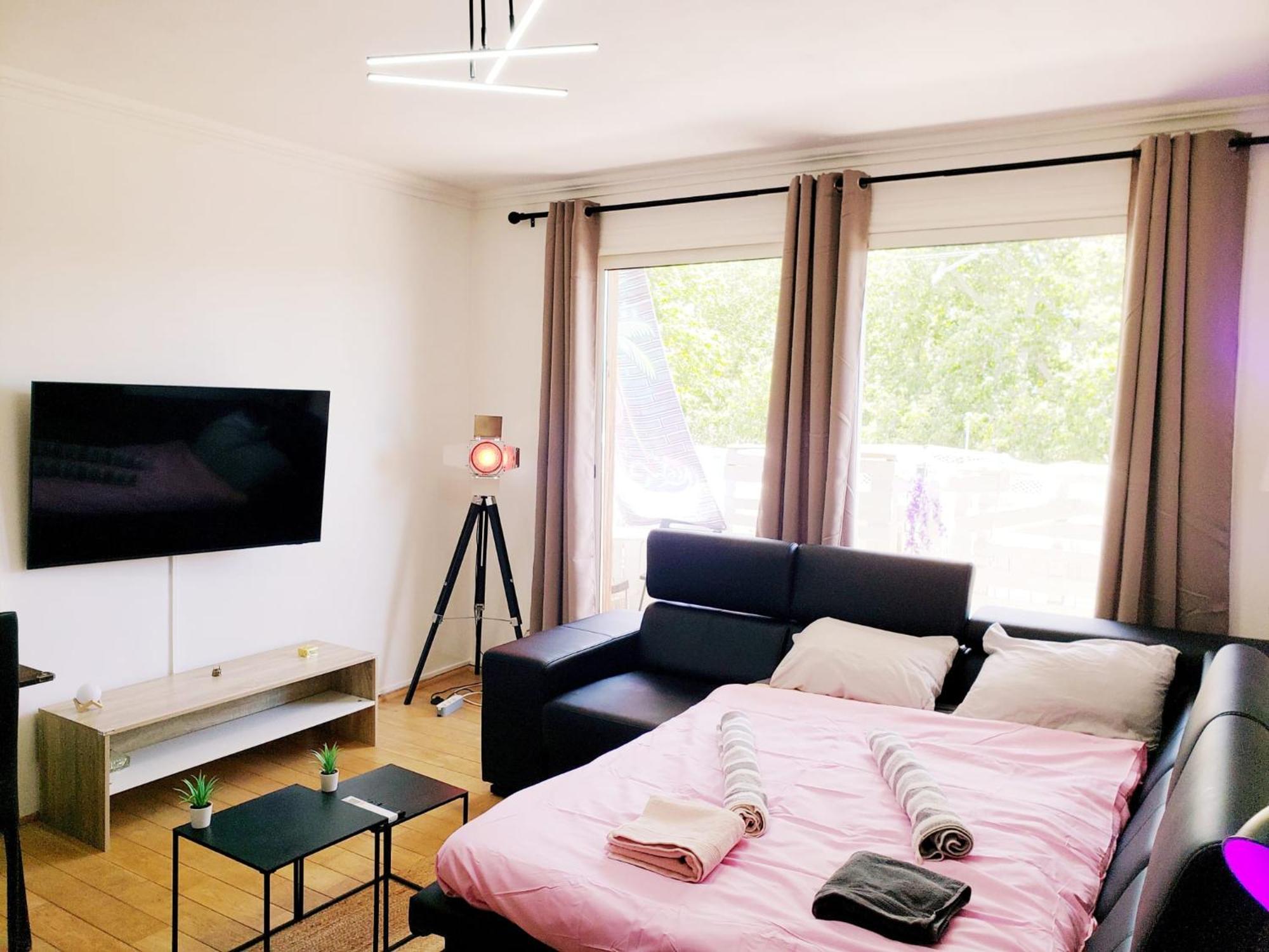 Air Conditioned Residential Suite From 1 To 6 - Bathtubs In Rooms - Self-Arrival - Wifi - Laundry - Parking Avignon Eksteriør billede