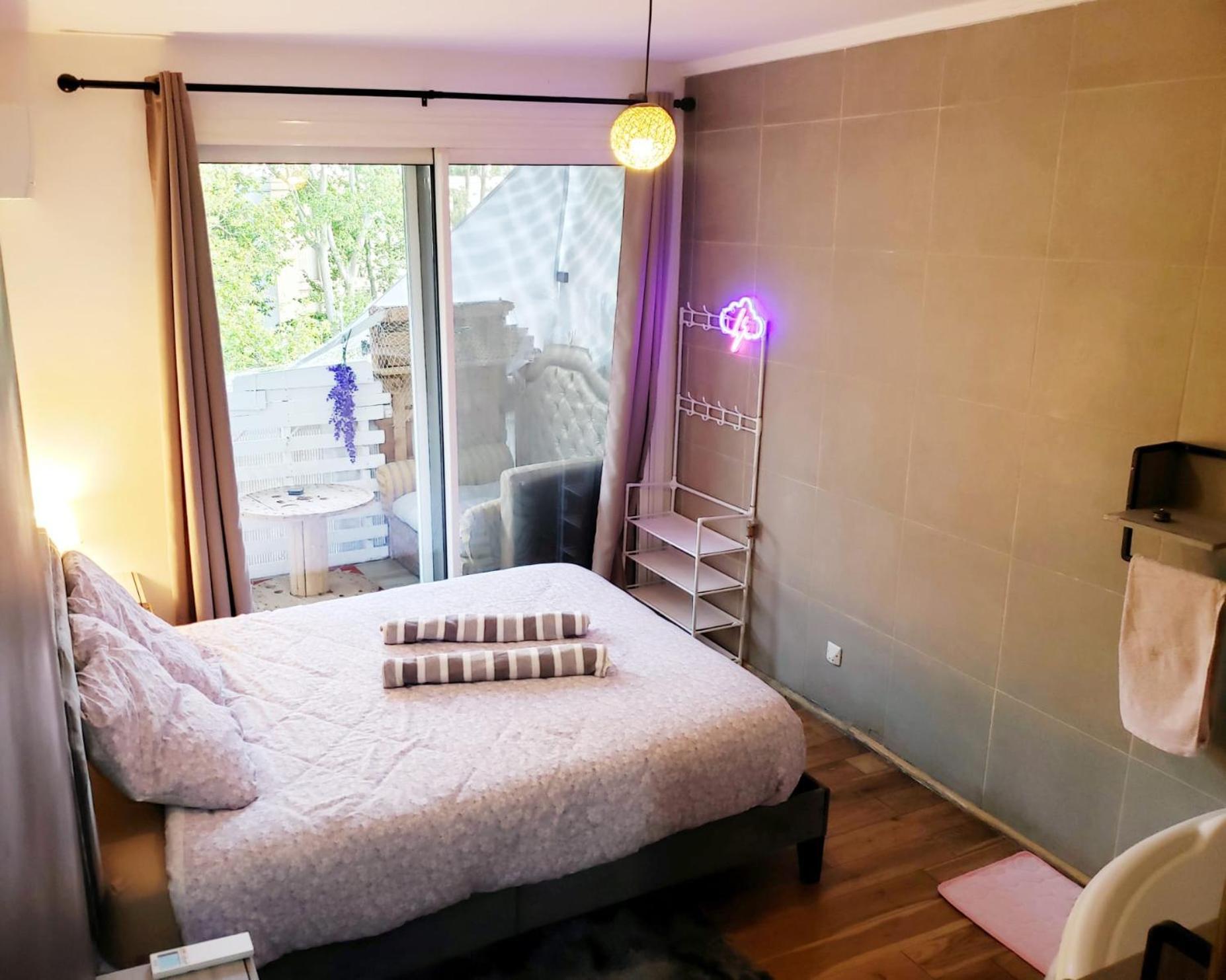 Air Conditioned Residential Suite From 1 To 6 - Bathtubs In Rooms - Self-Arrival - Wifi - Laundry - Parking Avignon Eksteriør billede